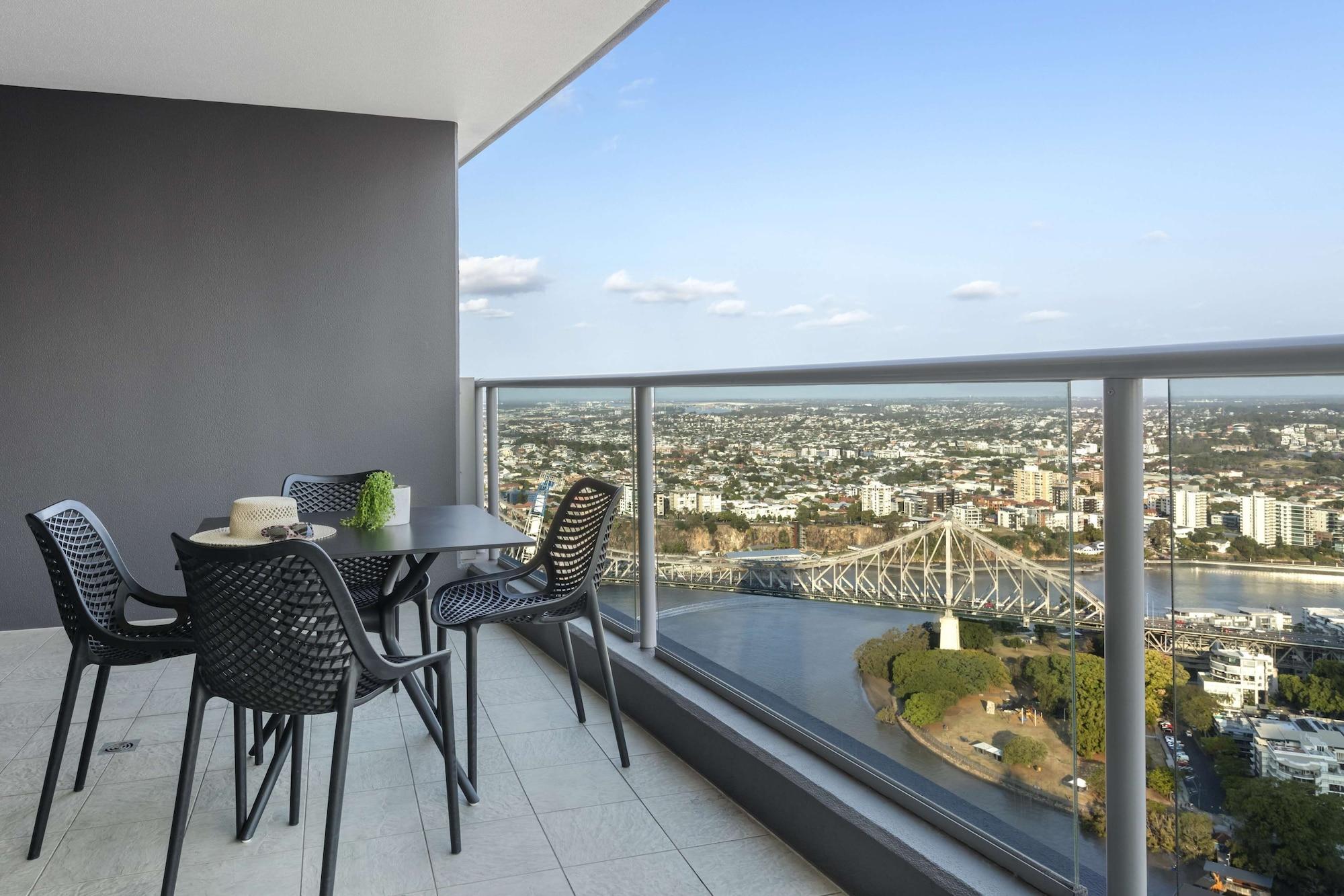 Oaks Brisbane Aurora Suites 外观 照片