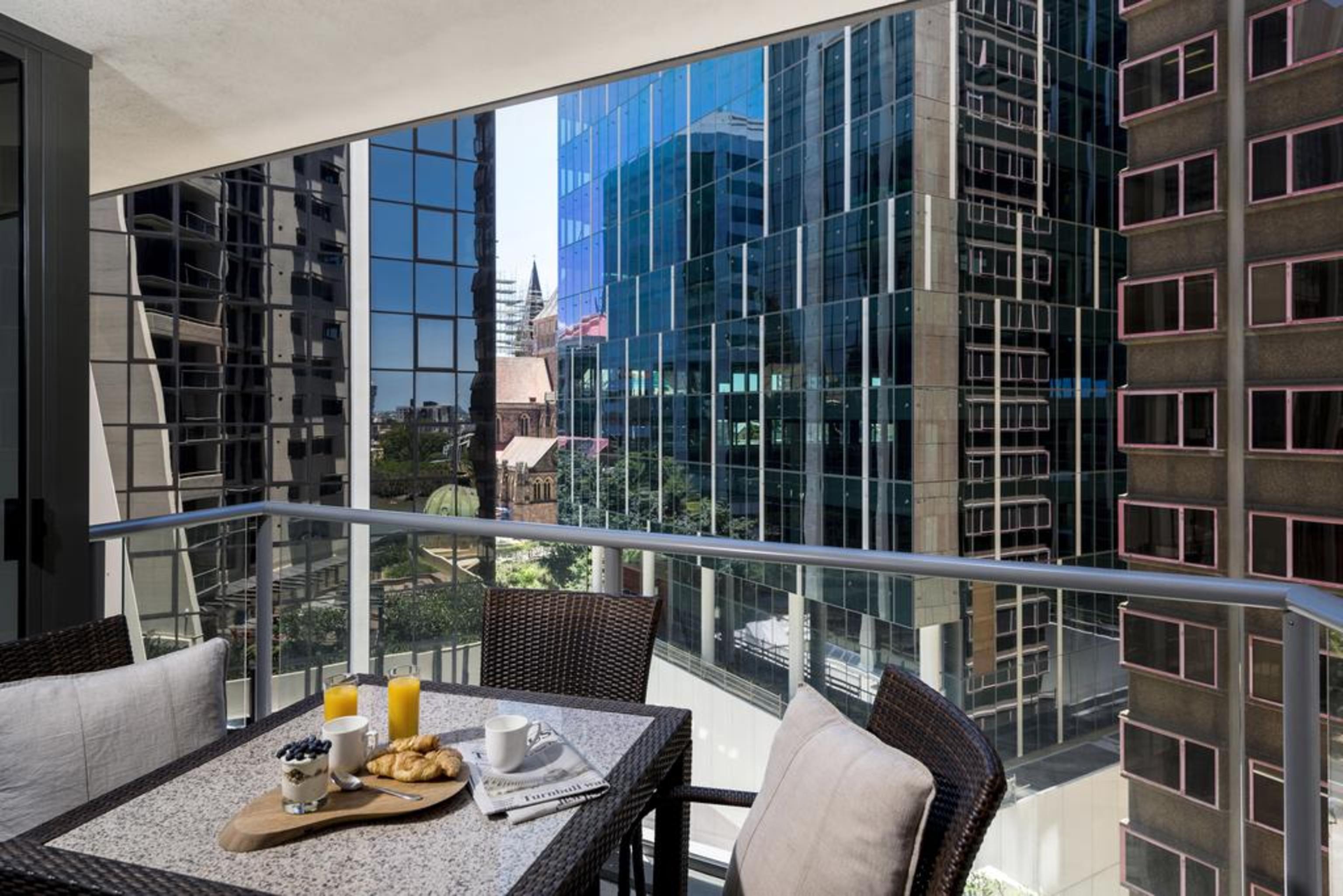 Oaks Brisbane Aurora Suites 外观 照片