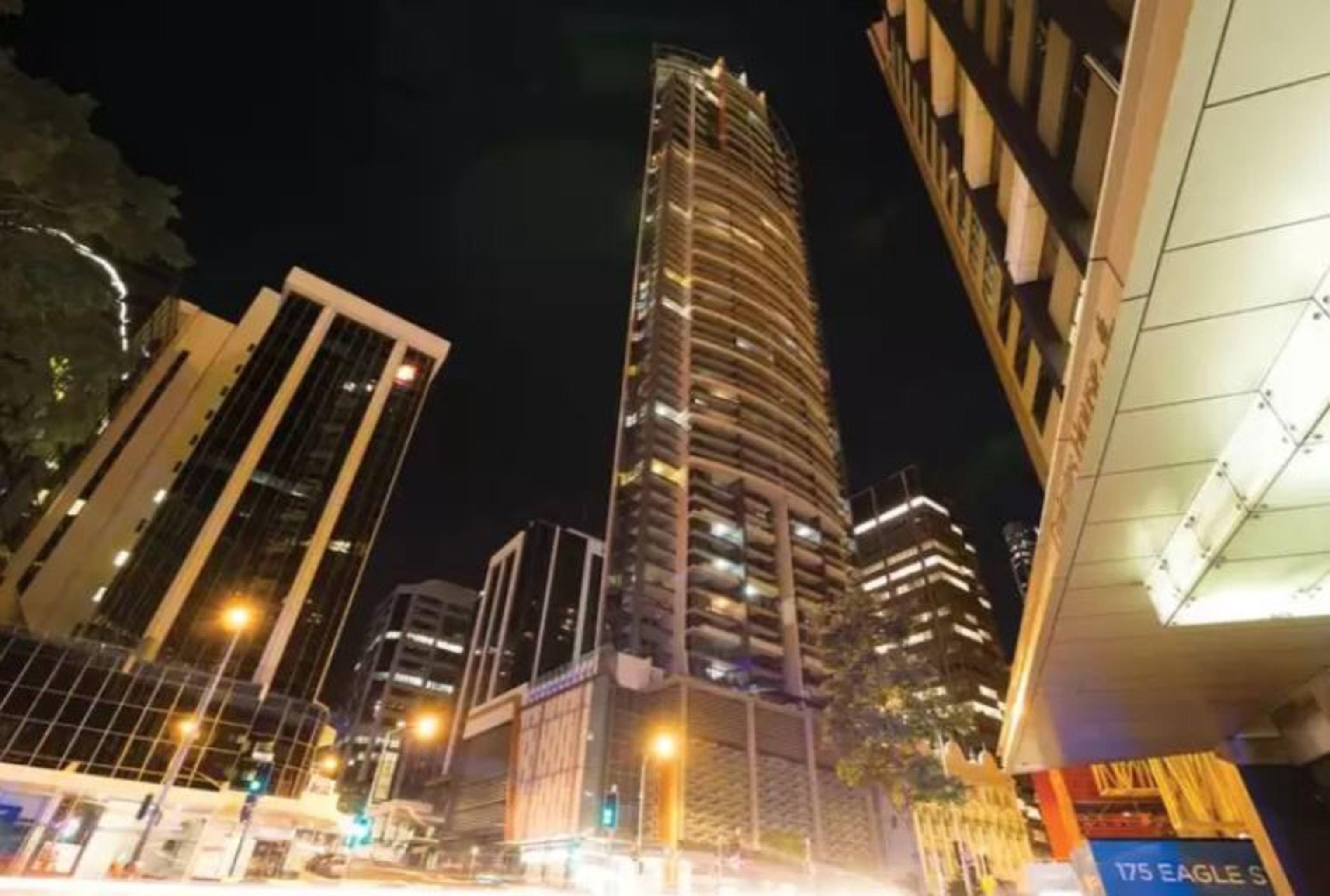 Oaks Brisbane Aurora Suites 外观 照片